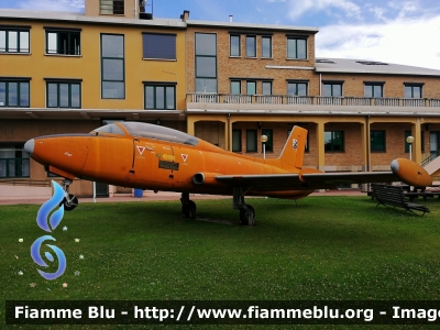 Aermacchi MB-326
Aeronautica Militare Italiana
5° Stormo
Esposto presso il Dipartimento di Ingegneria Aerospaziale del Politecnico di Milano
Campus Bovisa
MM54277
Parole chiave: Aermacchi MB-326