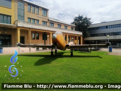 Aermacchi MB-326
Aeronautica Militare Italiana
5° Stormo
Esposto presso il Dipartimento di Ingegneria Aerospaziale del Politecnico di Milano
Campus Bovisa
MM54277
Parole chiave: Aermacchi MB-326