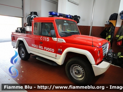 Iveco Massif Pickup
Vigili Del Fuoco
Comando Provinciale di Lodi
Distaccamento Volontario di Sant'Angelo Lodigiano
Allestimento Iveco-Magirus
Ricondizionato Fortini
VF 25809
Parole chiave: Iveco Massif_Pickup VF25809