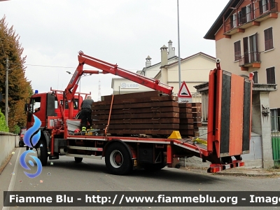 Iveco EuroTrakker 190E35 4x4
Vigili del Fuoco
Comando Provinciale di Bologna
Nucleo Telecomunicazioni
Allestimento TCM
VF 24678
Parole chiave: Iveco EuroTrakker_190E35_4x4 VF24678