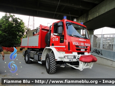 Iveco EuroCargo 150E30 4x4 III serie
Vigili del Fuoco
Comando Provinciale di Piacenza
Autocarro Scarrabile Allestimento Magirus-Molinari
VF 28223
Parole chiave: Iveco EuroCargo_150E30_4x4_IIIserie VF28223