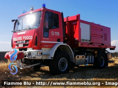 Iveco EuroCargo 150E30 4x4 III serie
Vigili del Fuoco
Comando Provinciale di Piacenza
Autocarro Scarrabile Allestimento Magirus-Molinari
VF 28223
Parole chiave: Iveco EuroCargo_150E30_4x4_IIIserie VF28223