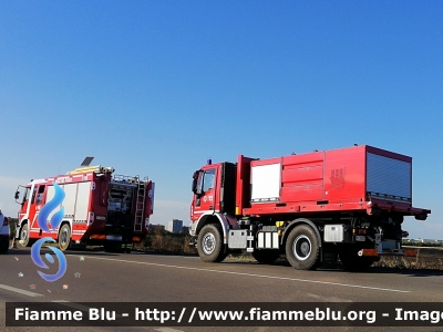 Iveco Stralis AF190S40 I serie
Vigili del Fuoco
Comando Provinciale di Piacenza
AutoPompaSerbatoio
Allestito Iveco-Magirus
Ricondizionato Fortini
VF 23304
Parole chiave: Iveco Stralis_AF190S40_Iserie VF23304