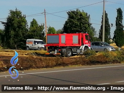 Iveco EuroCargo 150E30 4x4 III serie
Vigili del Fuoco
Comando Provinciale di Piacenza
Autocarro Scarrabile Allestimento Magirus-Molinari
VF 28223
Parole chiave: Iveco EuroCargo_150E30_4x4_IIIserie VF28223