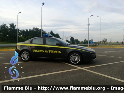 Alfa Romeo 159
Guardia di Finanza
GdiF 001 BH
Parole chiave: Alfa-Romeo 159 GdiF001BH