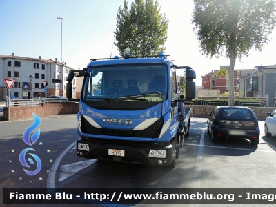 Iveco EuroCargo 120-220L IV serie
Polizia di Stato
Allestimento Isoli
Decorazione Grafica Artlantis
POLIZIA M2853
Parole chiave: Iveco EuroCargo_120-220L_IVserie POLIZIAM2853