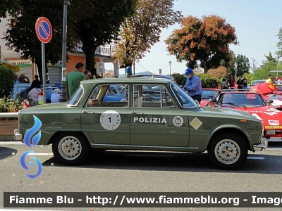 Alfa Romeo Giulia Super 1.6
Polizia di Stato
Squadra Volante
Automezzo Storico
POLIZIA 46944
Parole chiave: Alfa-Romeo Giulia_Super_1.6 POLIZIA46944