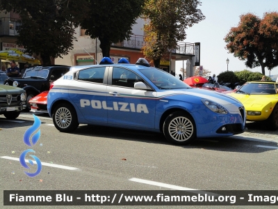 Alfa Romeo Nuova Giulietta restyle
Polizia di Stato
Allestimento NCT Nuova Carrozzeria Torinese
Decorazione Grafica Artlantis
POLIZIA M6081
Parole chiave: Alfa-Romeo Nuova_Giulietta_restyle POLIZIAM6081