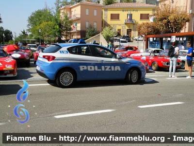 Alfa Romeo Nuova Giulietta restyle
Polizia di Stato
Allestimento NCT Nuova Carrozzeria Torinese
Decorazione Grafica Artlantis
POLIZIA M6081
Parole chiave: Alfa-Romeo Nuova_Giulietta_restyle POLIZIAM6081