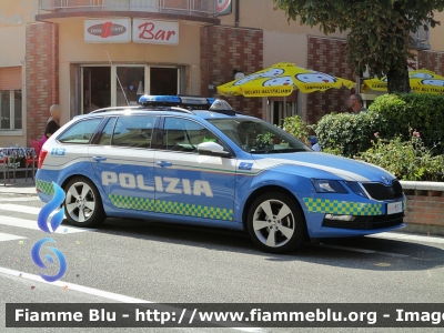 Skoda Octavia Wagon V serie
Polizia di Stato
Polizia Stradale
Allestimento Focaccia
Decorazione Grafica Artlantis
POLIZIA M5177
Parole chiave: Skoda Octavia_Wagon_Vserie POLIZIAM5177