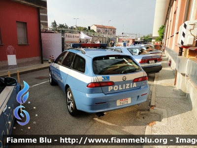 Alfa-Romeo 156 Sportwagon Q4 II serie
Polizia di Stato
Polizia Stradale
POLIZIA F4079
*Conservata presso il Museo dell'Autocentro della Polizia di Stato di Milano*
Parole chiave: Alfa-Romeo 156_Sportwagon_Q4_IIserie POLIZIAF4079 70esimo_autocentro_milano