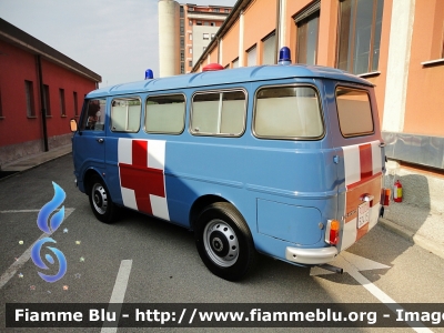 ALfa Romeo F12
Polizia di Stato
Servizio Sanitario
Esemplare conservato presso il Museo Autocentro Milano Polizia di Stato
POLIZIA 52415
Parole chiave: ALfa-Romeo F12 POLIZIA52415 70esimo_autocentro_milano