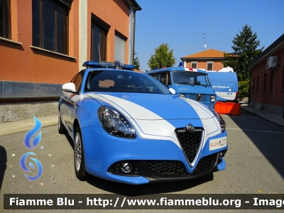 Alfa Romeo Nuova Giulietta restyle
Polizia di Stato
Allestimento NCT Nuova Carrozzeria Torinese
Decorazione Grafica Artlantis
POLIZIA M4271
Parole chiave: Alfa-Romeo Nuova Giulietta_restyle POLIZIAM4271 70esimo_autocentro_milano