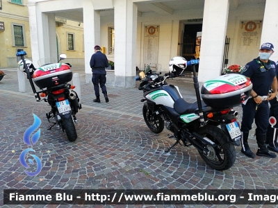 Suzuki V-Storm 650
Polizia Locale
Consorzio intercomunale
Comune di Casalpusterlengo (LO)
Comune di Somaglia (LO)
Allestita Bertazzoni
POLIZIA LOCALE YA 01489
POLIZIA LOCALE YA 01490
Parole chiave: Suzuki V-Storm_650 POLIZIALOCALEYA01489 POLIZIALOCALEYA01490