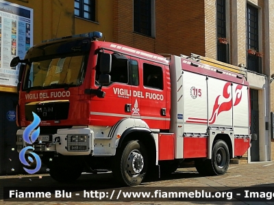 Man TGM 18.340 4x4 II serie
Vigili del Fuoco
Comando Provinciale di Lodi
Distaccamento Volontario di Casalpusterlengo (LO)
AutoPompaSerbatoio allestimento Kofler Fahrzeugbau
VF 26825
Parole chiave: Man TGM_18.340_4x4_IIserie VF2682