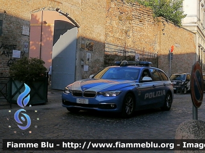 Bmw 318 Touring F31 II restyle
Polizia di Stato
Polizia Stradale
Allestimento Marazzi
POLIZIA M2462
Parole chiave: Bmw 318_Touring_F31_IIrestyle POLIZIA M2462