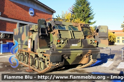 MLRS 
Esercito Italiano
Lanciarazzi Multiplo Semovente
EI 118317

Fotografato presso il Polo di Mantenimento Pesante Nord di Piacenza in occasione del 04 Novembre 2021
Parole chiave: MLRS EI118317 festa_forze_armate_2021