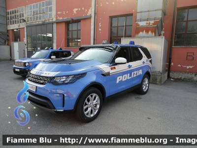 Land Rover Discovery 5 
Polizia di Stato 
Reparto Mobile 
Decorazione Grafica Artlantis 
POLIZIA M3833
Parole chiave: Land-Rover Discovery_5 POLIZIAM3833 70esimo_autocentro_Milano