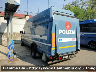 Iveco Daily II serie
Polizia di Stato
Polizia Stradale
Officina Mobile
Ricondizionato
POLIZIA B2460
Parole chiave: Iveco Daily_IIserie POLIZIAB2460 70esimo_autocentro_milano