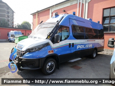 Iveco Daily VI serie restyle 
Polizia di Stato
Reparto Mobile
Allestimento Sperotto

Parole chiave: Iveco Daily_VIserie_restyle 70esimo_autocentro_milano