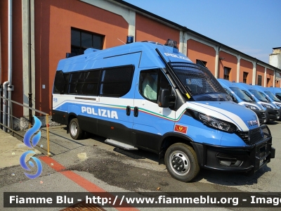 Iveco Daily VI serie restyle 
Polizia di Stato
Reparto Mobile
Allestimento Sperotto

Parole chiave: Iveco Daily_VIserie_restyle 70esimo_autocentro_milano