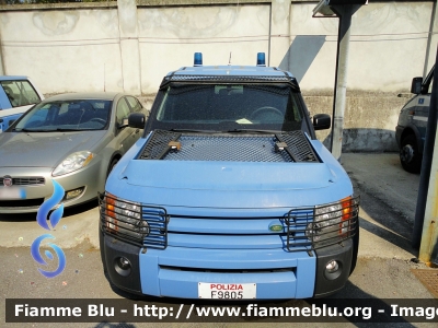 Land Rover Discovery 3 
Polizia di Stato 
Reparto Mobile
Versione Blindata
POLIZIA F9805
Parole chiave: Land-Rover Discovery_3 POLIZIAF9805 70esimo_autocentro_milano