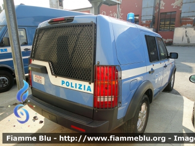 Land Rover Discovery 3 
Polizia di Stato 
Reparto Mobile
Versione Blindata
POLIZIA F9805
Parole chiave: Land-Rover Discovery_3 POLIZIAF9805 70esimo_autocentro_milano