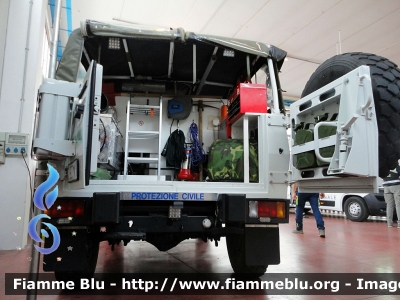 Iveco VM90
Protezione Civile
Gruppo Vega 
San Giorgio Piacentino (PC)
Carroradio/Carro Emergenza Idro

Esposto al Reas 2021
Parole chiave: Iveco VM90 Reas_2021