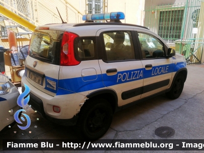 Fiat Nuova Panda 4x4 II serie
Polizia Locale Finale Ligure (SV)
Allestita Focaccia
POLIZIA LOCALE
YA 489 AK
Parole chiave: Fiat Nuova_Panda_4x4_IIserie POLIZIALOCALEYA489AK