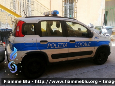 Fiat Nuova Panda 4x4 II serie
Polizia Locale Finale Ligure (SV)
Allestita Focaccia
POLIZIA LOCALE
YA 489 AK
Parole chiave: Fiat Nuova_Panda_4x4_IIserie POLIZIALOCALEYA489AK