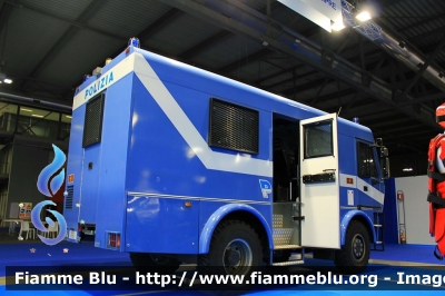 Iveco EuroCargo 4x4 II serie
Polizia di Stato
Reparto Mobile Milano
POLIZIA F7765

Esposto alla fiera della Sicurezza di Milano 2021
Parole chiave: Iveco EuroCargo_4x4_IIserie POLIZIAF7765 fiera_sicurezza_2021_milano