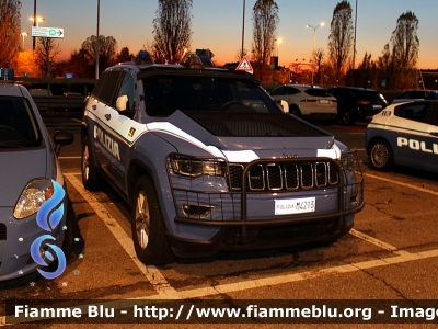 Jeep Grand Cherokee
Polizia di Stato
Reparto Mobile Milano
Decorazione Grafica Artlantis
POLIZIA M4213
Parole chiave: Jeep Grand_Cherokee POLIZIAM4213