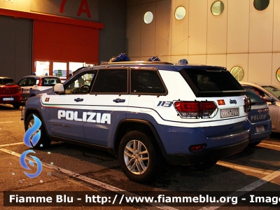 Jeep Grand Cherokee
Polizia di Stato
Reparto Mobile Milano
Decorazione Grafica Artlantis
POLIZIA M4213
Parole chiave: Jeep Grand_Cherokee POLIZIAM4213