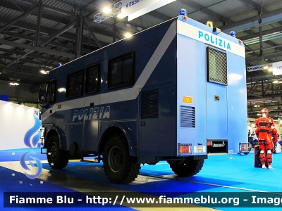 Iveco EuroCargo 4x4 II serie
Polizia di Stato
Reparto Mobile Milano
POLIZIA F7765

Esposto alla fiera della Sicurezza di Milano 2021
Parole chiave: Iveco EuroCargo_4x4_IIserie POLIZIAF7765 fiera_sicurezza_2021_milano