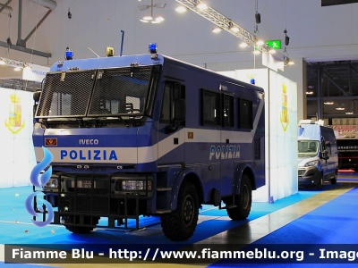 Iveco EuroCargo 4x4 II serie
Polizia di Stato
Reparto Mobile Milano
POLIZIA F7765

Esposto alla fiera della Sicurezza di Milano 2021
Parole chiave: Iveco EuroCargo_4x4_IIserie POLIZIAF7765 fiera_sicurezza_2021_milano