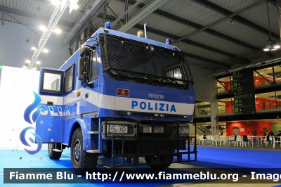 Iveco EuroCargo 4x4 II serie
Polizia di Stato
Reparto Mobile Milano
POLIZIA F7765

Esposto alla fiera della Sicurezza di Milano 2021
Parole chiave: Iveco EuroCargo_4x4_IIserie POLIZIAF7765 fiera_sicurezza_2021_milano