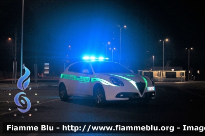 Alfa Romeo Nuova Giulietta restyle
Polizia Locale Codogno (LO)
Allestita Bertazzoni
POLIZIA LOCALE YA 458 AP
Parole chiave: Alfa-Romeo Nuova_Giulietta_restyle POLIZIALOCALEYA458AP