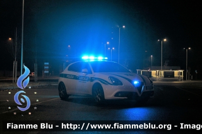 Alfa Romeo Nuova Giulietta restyle
Polizia Locale Codogno (LO)
Allestita Bertazzoni
POLIZIA LOCALE YA 458 AP
Parole chiave: Alfa-Romeo Nuova_Giulietta_restyle POLIZIALOCALEYA458AP