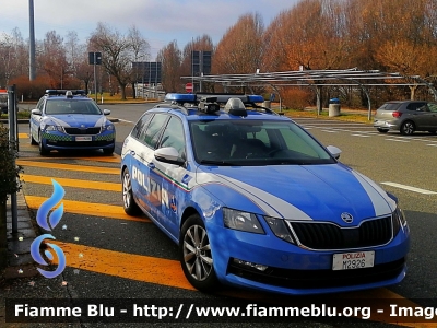 Skoda Octavia V serie
Polizia di Stato
Polizia Autostradale in servizio sulla rete Autostrade per l'Italia SPA
Allestimento Focaccia
Decorazione Grafica Artlantis
POLIZIA M2926
Parole chiave: Skoda Octavia_Wagon_Vserie POLIZIAM2926