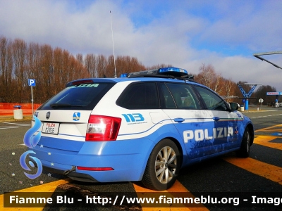 Skoda Octavia V serie
Polizia di Stato
Polizia Autostradale in servizio sulla rete Autostrade per l'Italia SPA
Allestimento Focaccia
Decorazione Grafica Artlantis
POLIZIA M2926
Parole chiave: Skoda Octavia_Wagon_Vserie POLIZIAM2926