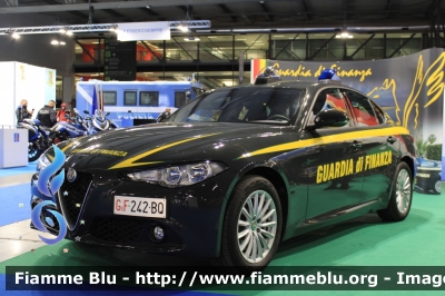 Alfa Romeo Nuova Giulia
Guardia di Finanza
Allestimento FCA
Decorazione Grafica Artlantis
GdiF 242 BQ

Esposta alla fiera della Sicurezza di Milano 2021
Parole chiave: Alfa-Romeo Nuova_Giulia GdiF242BQ