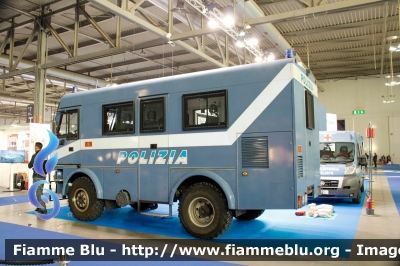 Iveco EuroCargo 4x4 II serie
Polizia di Stato
Reparto Mobile Milano
POLIZIA F7765

Esposto alla fiera della Sicurezza di Milano 2023
Parole chiave: Iveco_EuroCargo_4x4_IIserie POLIZIAF7765