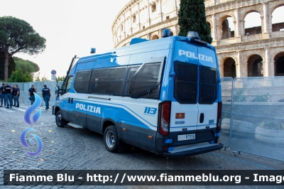 Iveco Daily VI serie restyle 
Polizia di Stato
Reparto Mobile
Allestimento Sperotto
POLIZIA M7006

Festa della Repubblica 2023
Parole chiave: Iveco Daily_VIserie_restyle FestadellaRepubblica2023