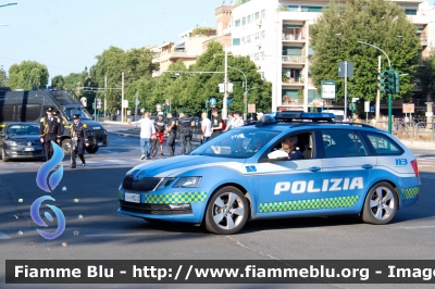 Skoda Octavia Wagon V serie
Polizia di Stato
Polizia Stradale
Allestimento Focaccia
Decorazione Grafica Artlantis
POLIZIA M5243

Festa della Repubblica 2023
Parole chiave: Skoda Octavia_Wagon_Vserie POLIZIAM5243 FestadellaRepubblica2023