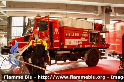 Mercedes-Benz Unimog U5023
Vigili del Fuoco
Comando provinciale di Parma
Allestimento Telaio Bai
Modulo AIB Divitec/Rosenfire
VF 32043
Parole chiave: Mercedes-Benz Unimog_U5023 VF32043