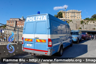 Mercedes-Benz Sprinter II serie
Polizia di Stato
C.N.E.S.
POLIZIA F3120 

Salone Nautico di Genova
Parole chiave: Mercedes-Benz Sprinter_IIserie POLIZIAF3120 