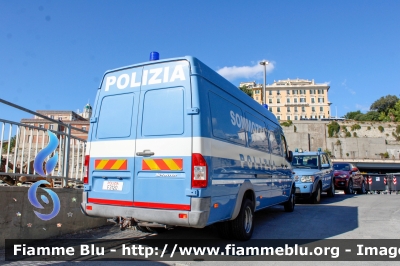 Mercedes-Benz Sprinter II serie
Polizia di Stato
C.N.E.S.
POLIZIA F3120 

Salone Nautico di Genova
Parole chiave: Mercedes-Benz Sprinter_IIserie POLIZIAF3120 