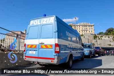 Mercedes-Benz Sprinter II serie
Polizia di Stato
C.N.E.S.
POLIZIA F3120 

Salone Nautico di Genova
Parole chiave: Mercedes-Benz Sprinter_IIserie POLIZIAF3120 