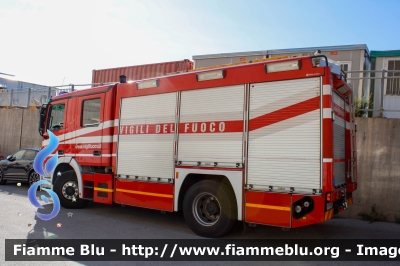 Mercedes-Benz Actros 1841 II serie
Vigili del Fuoco
Comando di Genova
AutoPompaSerbatoio allestimento BAI
Ricondizionato Maleco
VF 24468
Parole chiave: Mercedes-Benz Actros_1841_IIserie VF24468