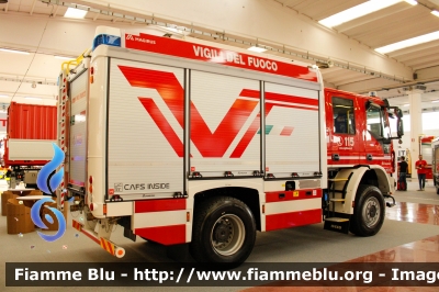 Iveco EuroCargo 150-320 4x4 IV serie
Vigili del Fuoco
Allestimento Magirus

Esposto al Reas 2023
Parole chiave: Iveco EuroCargo_150-320_4x4_IVserie Reas_2023